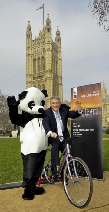 MP's joined WWF's "Charging up for earth hour" event in the Victoria tower Gardens next to the Palace of Westminster. MPs from across 