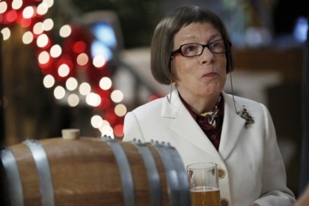 CBS-Hetty-(Linda-Hunt)