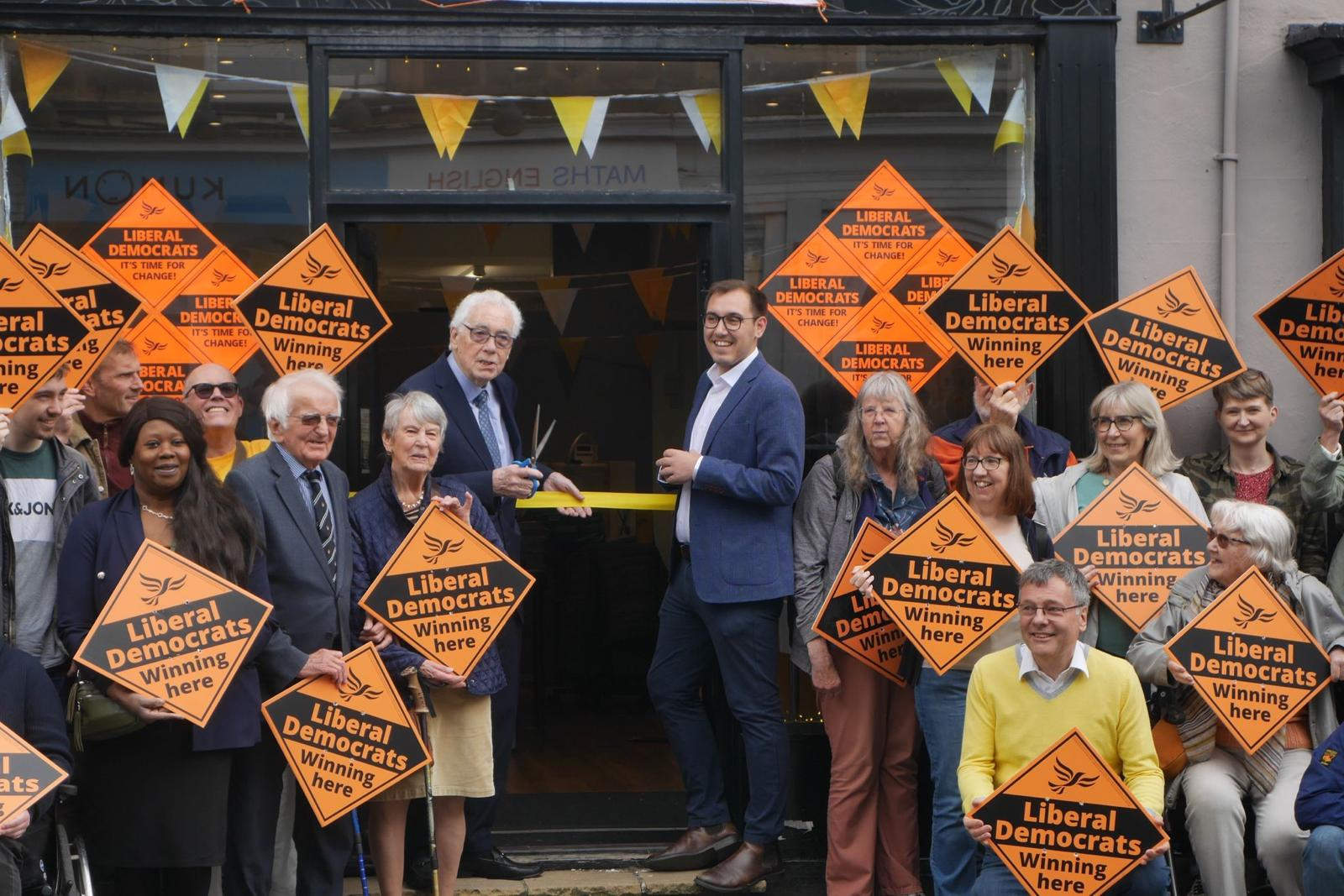 Lord Phil Willis opens Harrogate campaign HQ with Tom Gordon